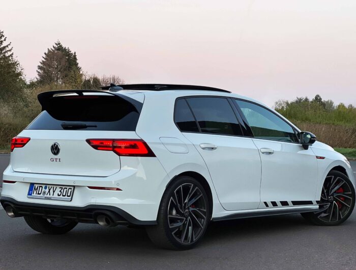 VW Golf 8 GTI Clubsport Totale Heck XY Performance Autovermietung Magdeburg Auto mieten